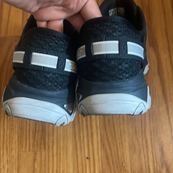 Skechers Black and White Slip In Sneakers Size 9 - Picture 5 of 5